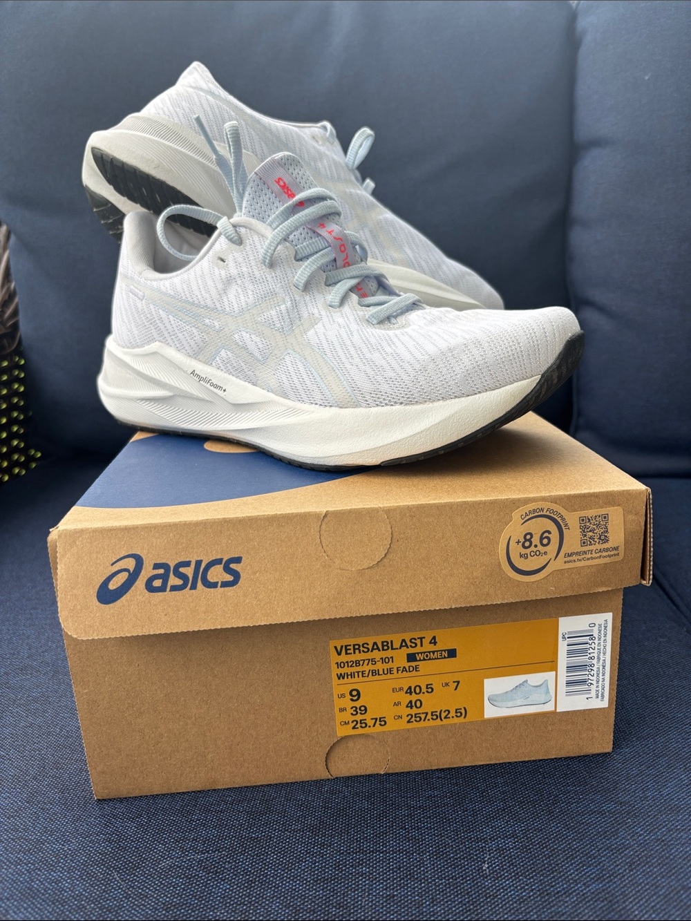 Asics Versablast 4 Womans Running Shoes - White with Light Blue Accents